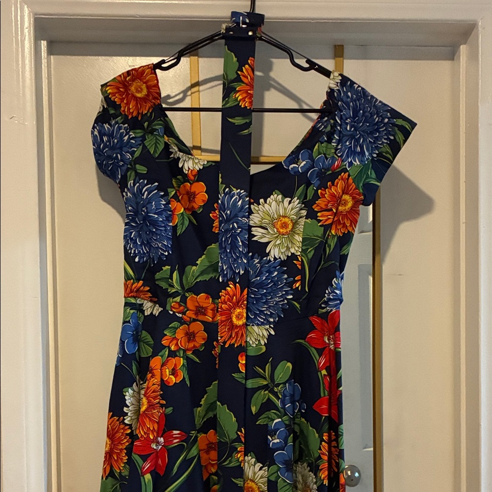 British Retro Dee Dee Floral Dress - Picture 2 of 6